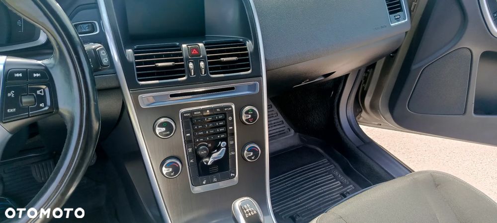 Volvo XC 60 D4 Drive-E Momentum - 19