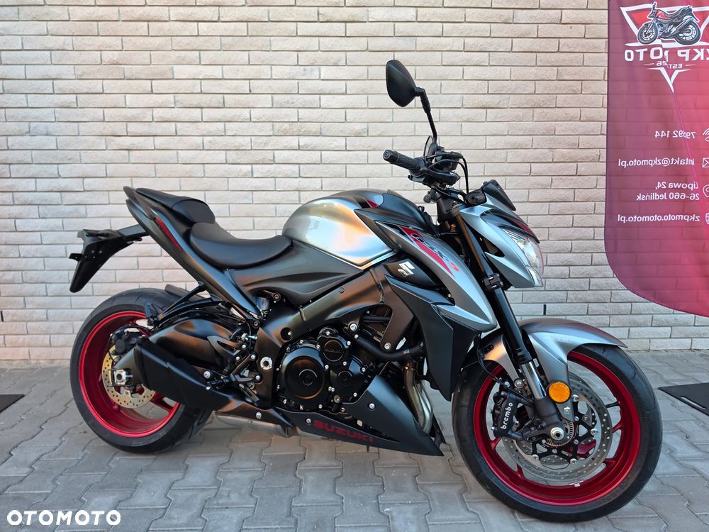 Suzuki GSX - 3