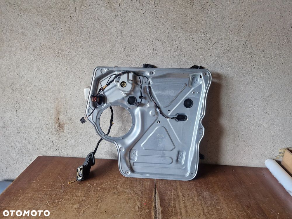 PODNOŚNIK SZYBY PRAWY VW T5 VW T6 2003r - 2019r - 2