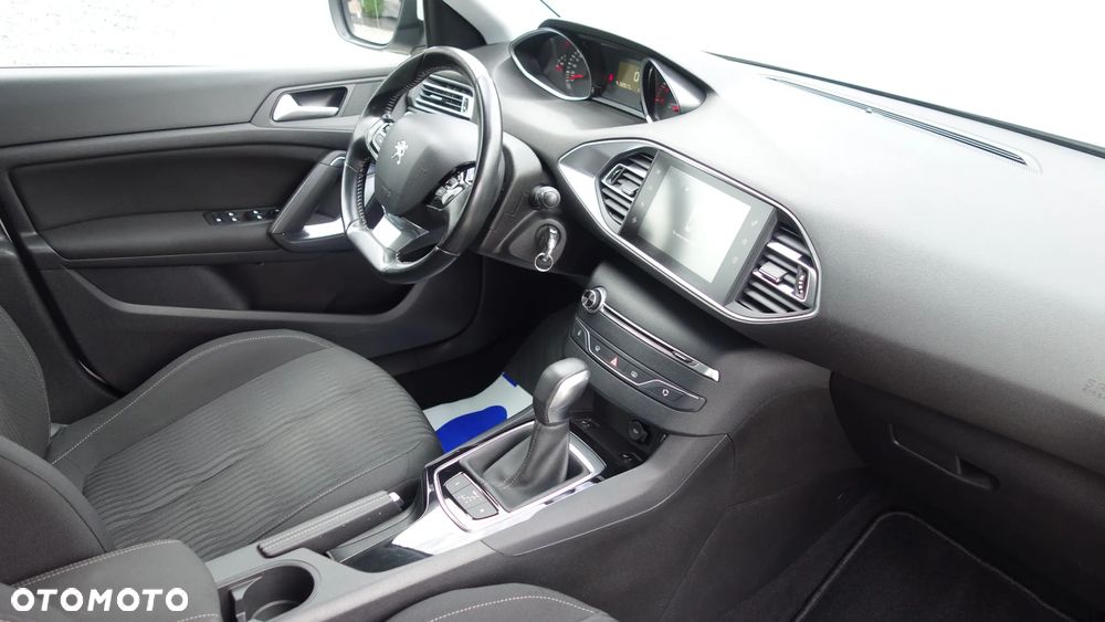 Peugeot 308 SW BlueHDi 120 EAT6 Stop & Start Allure - 31