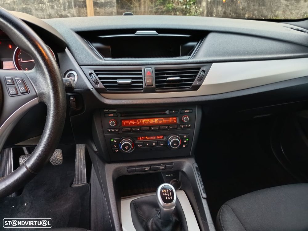 BMW X1 sDrive18d xLine - 12