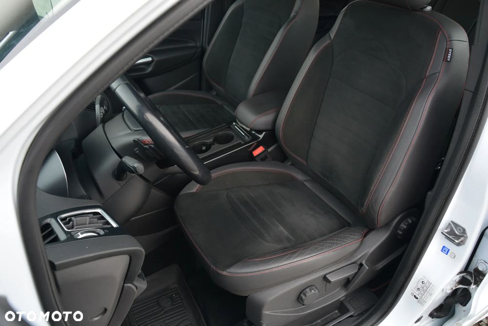 Ford Kuga 2.0 TDCi 4x4 ST-Line - 28