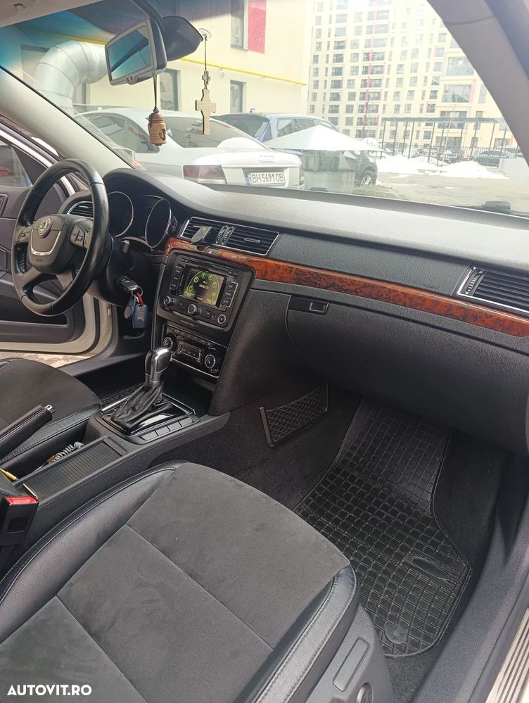 SKODA Superb 2011 — imagine 12