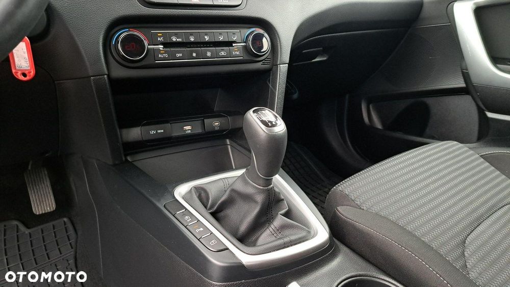 Kia Ceed 1.5 T-GDI M - 25