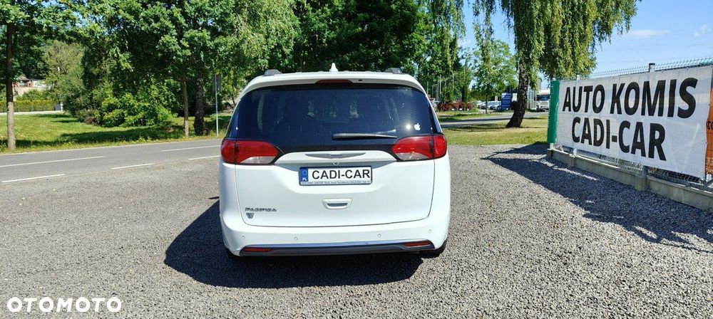 Chrysler Pacifica - 5