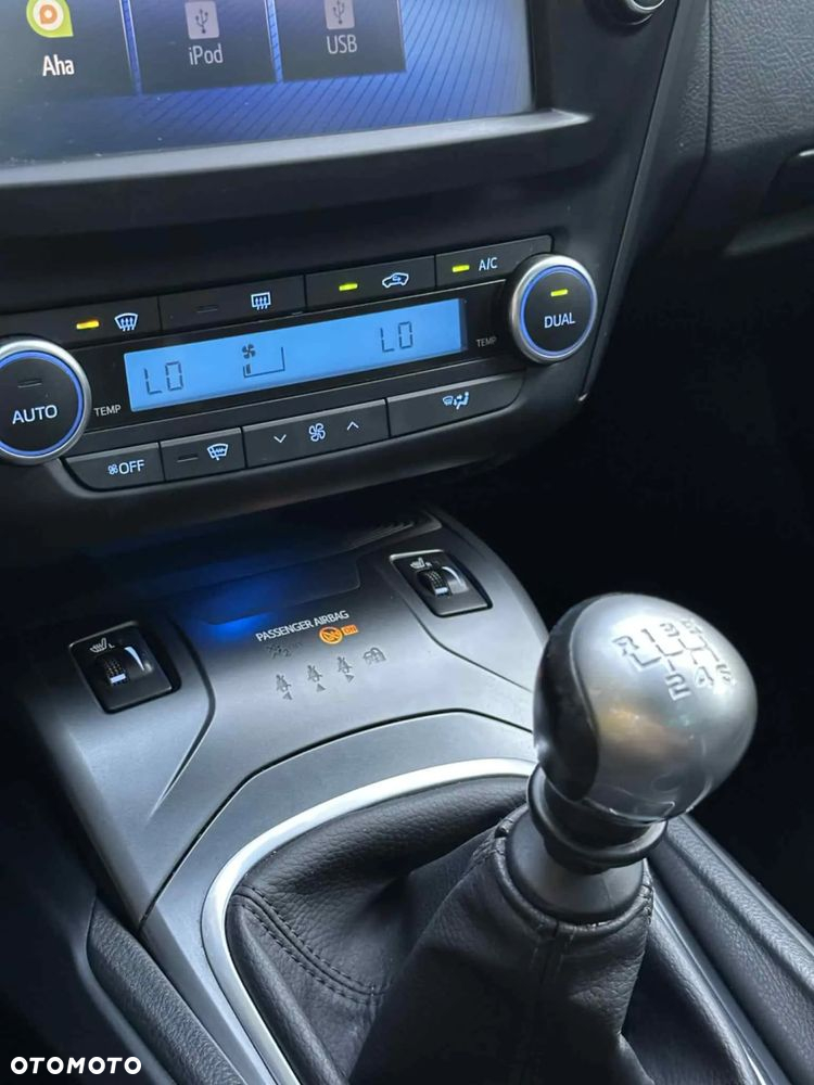 Toyota Avensis Touring Sports 1.8 Executive - 13
