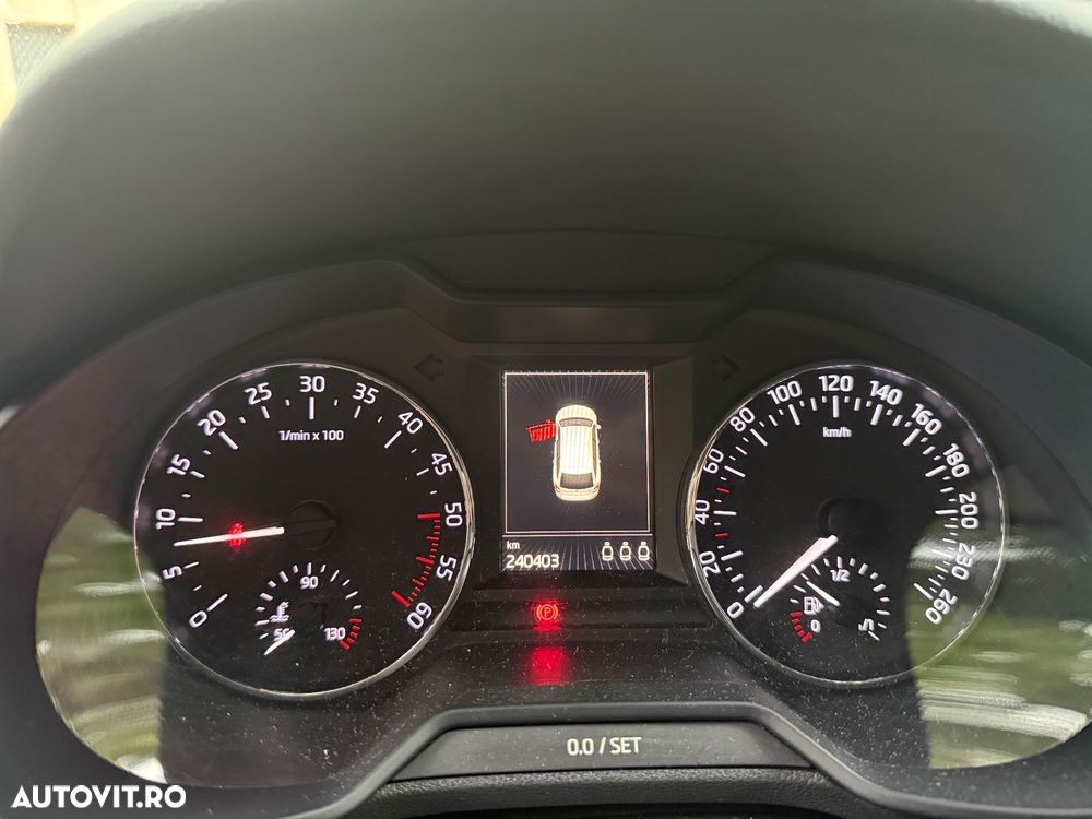 Skoda Octavia 1.6 TDI DSG Ambition - 4