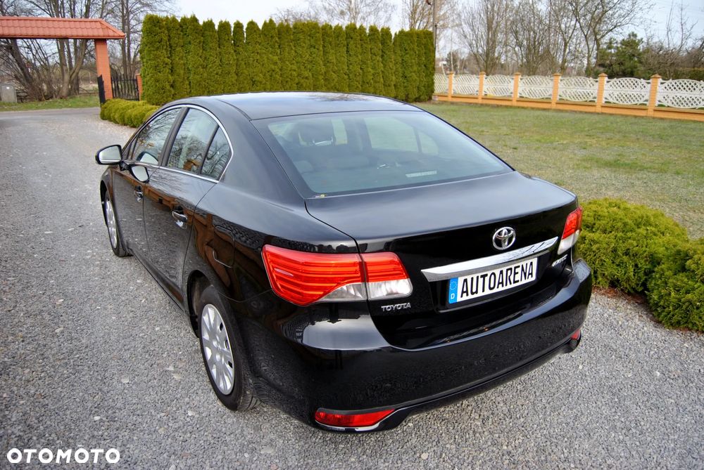 Toyota Avensis 1.6 Sol - 3