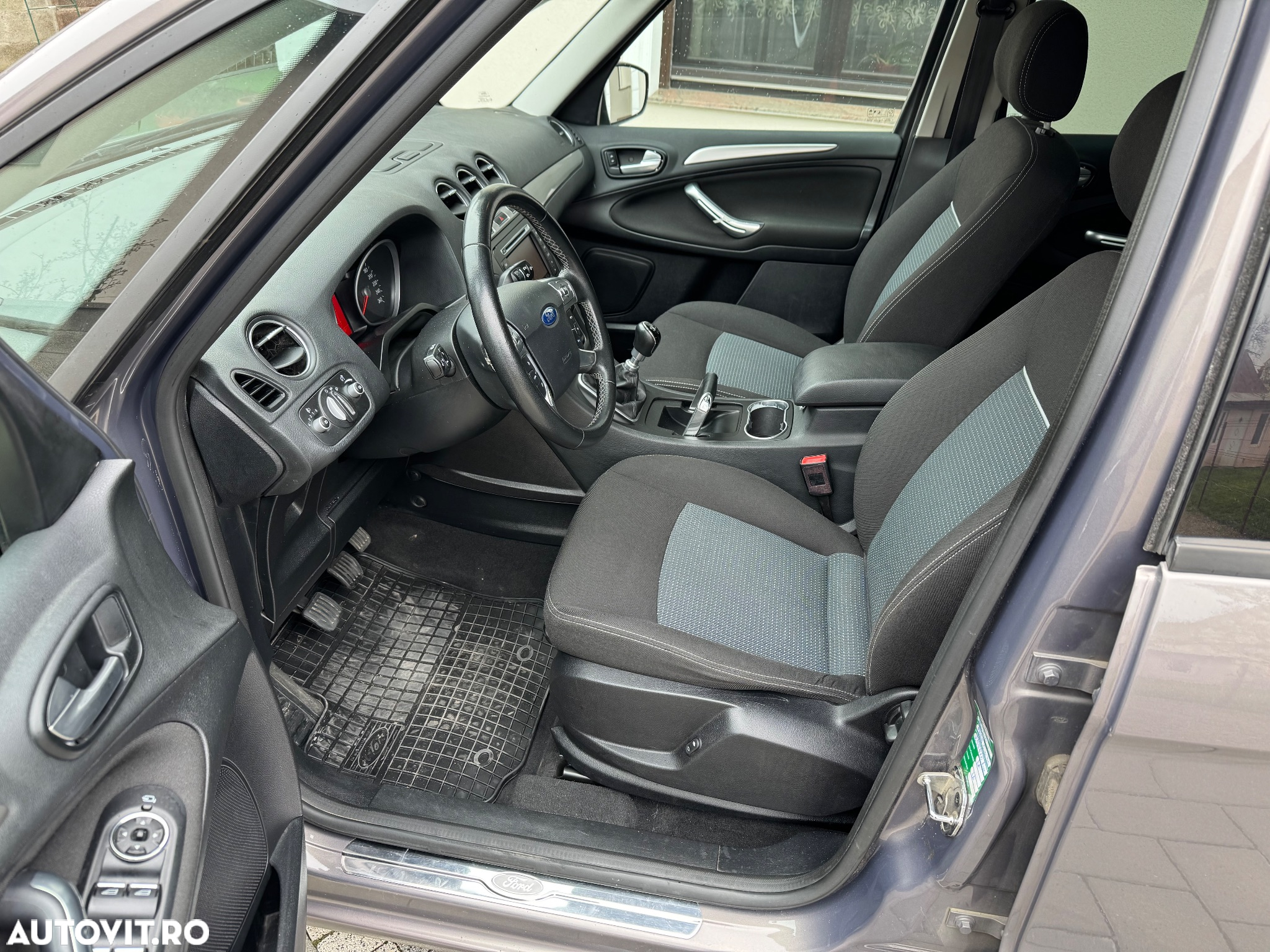 Ford Galaxy 2.0 TDCi DPF Business Edition - 8