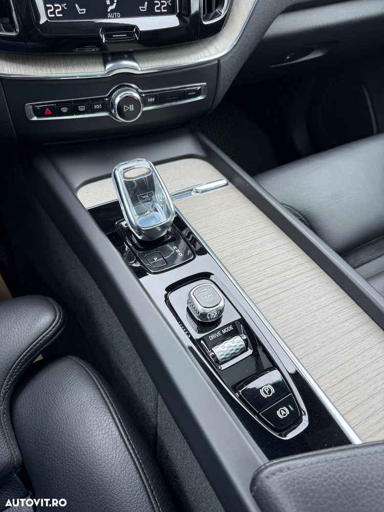 Volvo XC 60 D5 AWD Inscription - 16