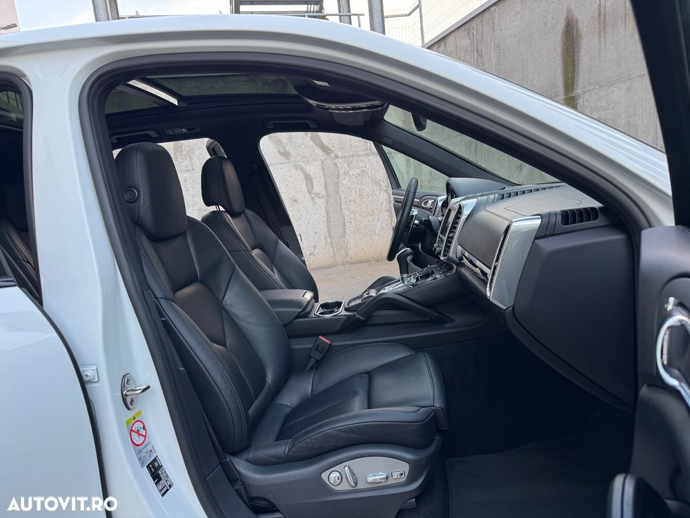 Porsche Cayenne Diesel Platinum Edition - 16