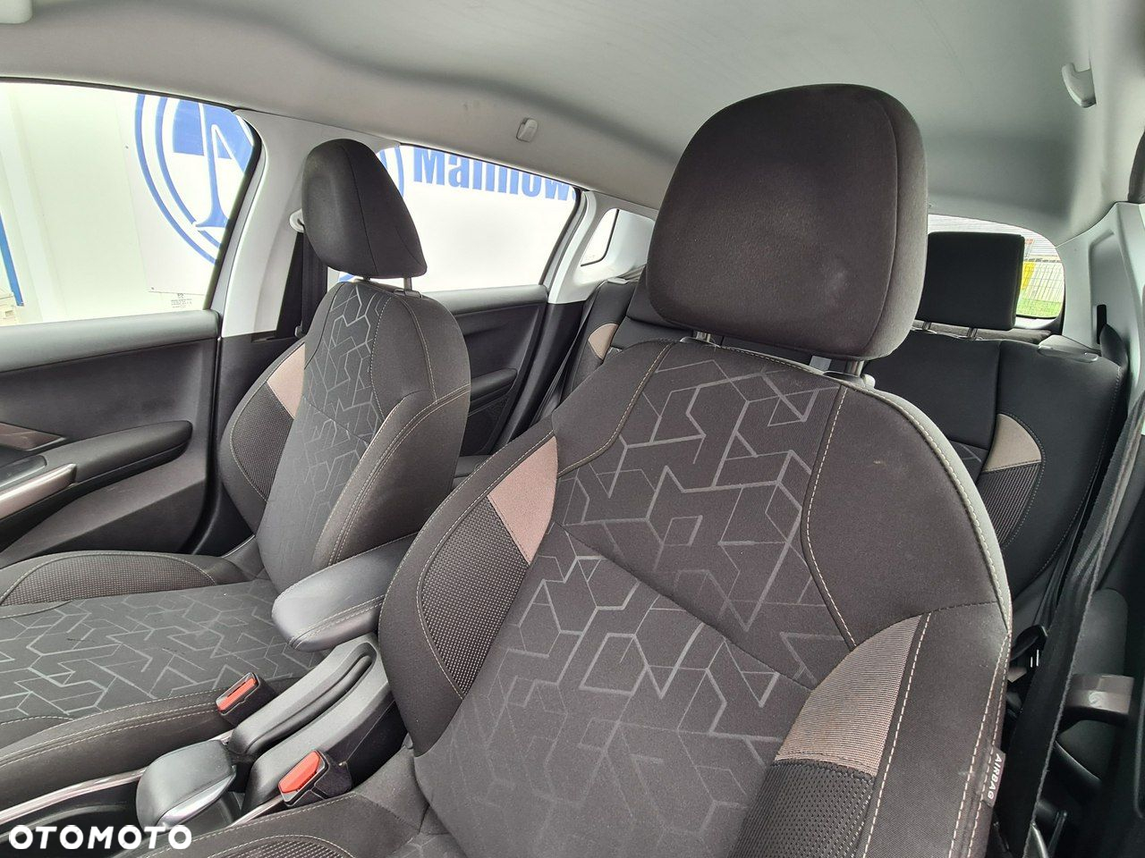 Peugeot 2008 1.6 e-HDi Active S&S - 20
