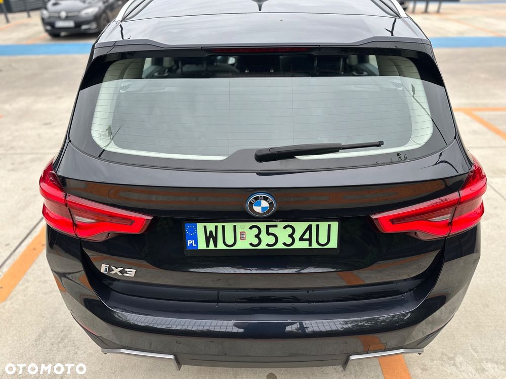 BMW iX3 - 8