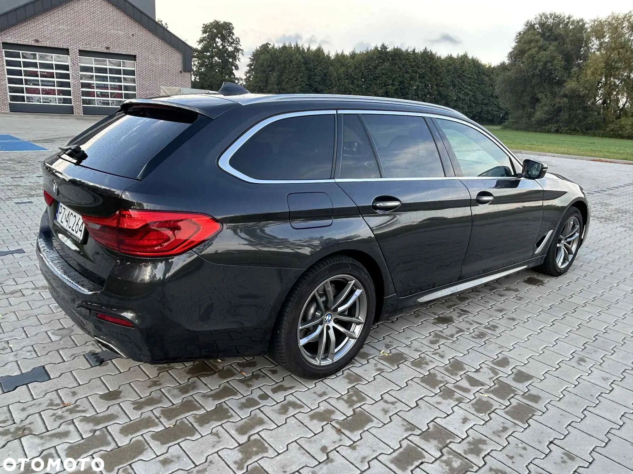 BMW Seria 5 520d M Sport - 14