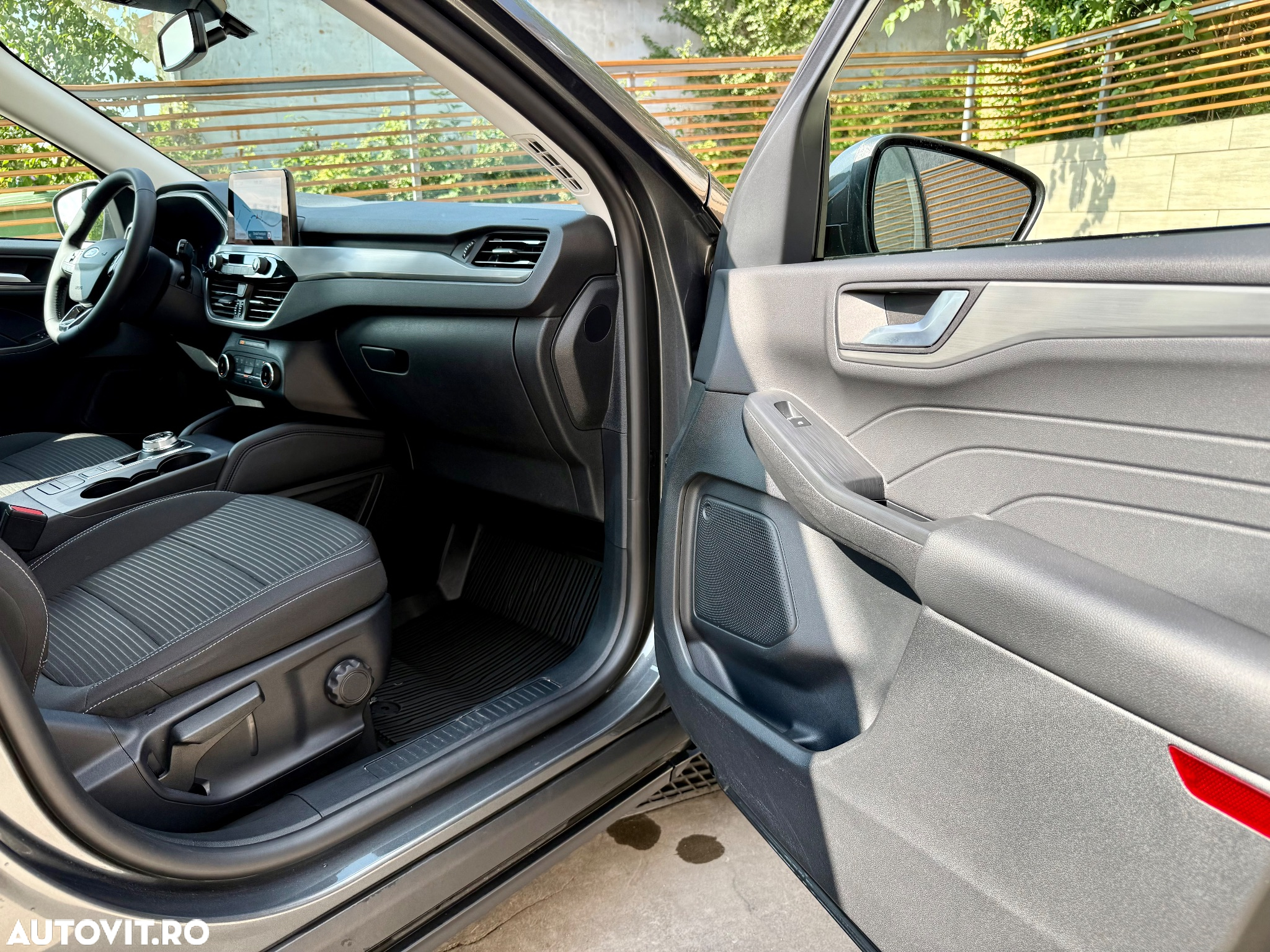 Ford Kuga 2.5 Duratec FHEV AWD Titanium - 27