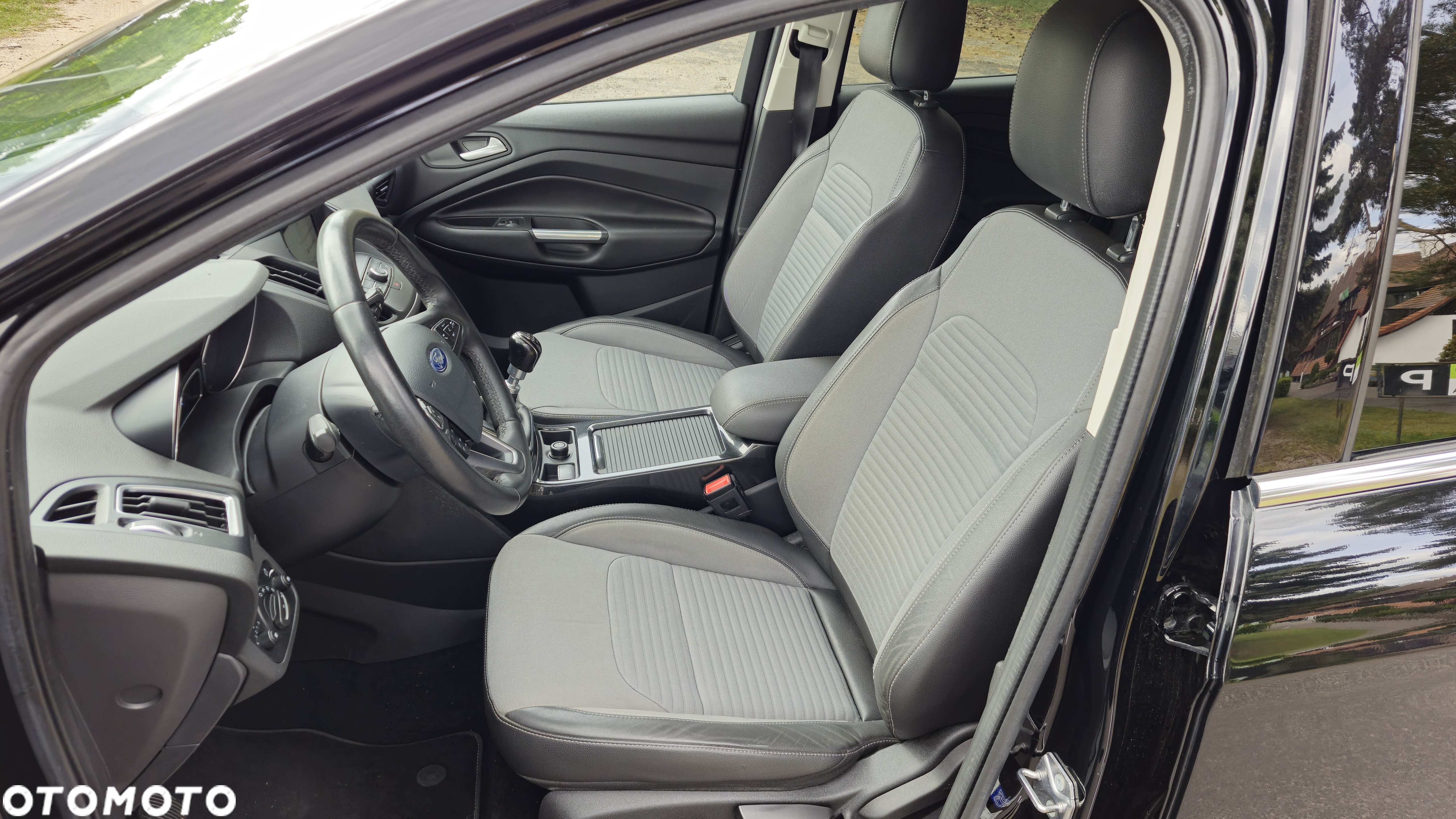 Ford Kuga 1.5 EcoBoost 2x4 Titanium - 13