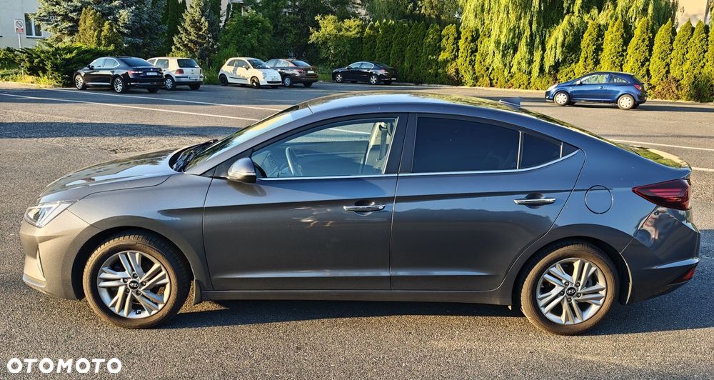 Hyundai Elantra - 4