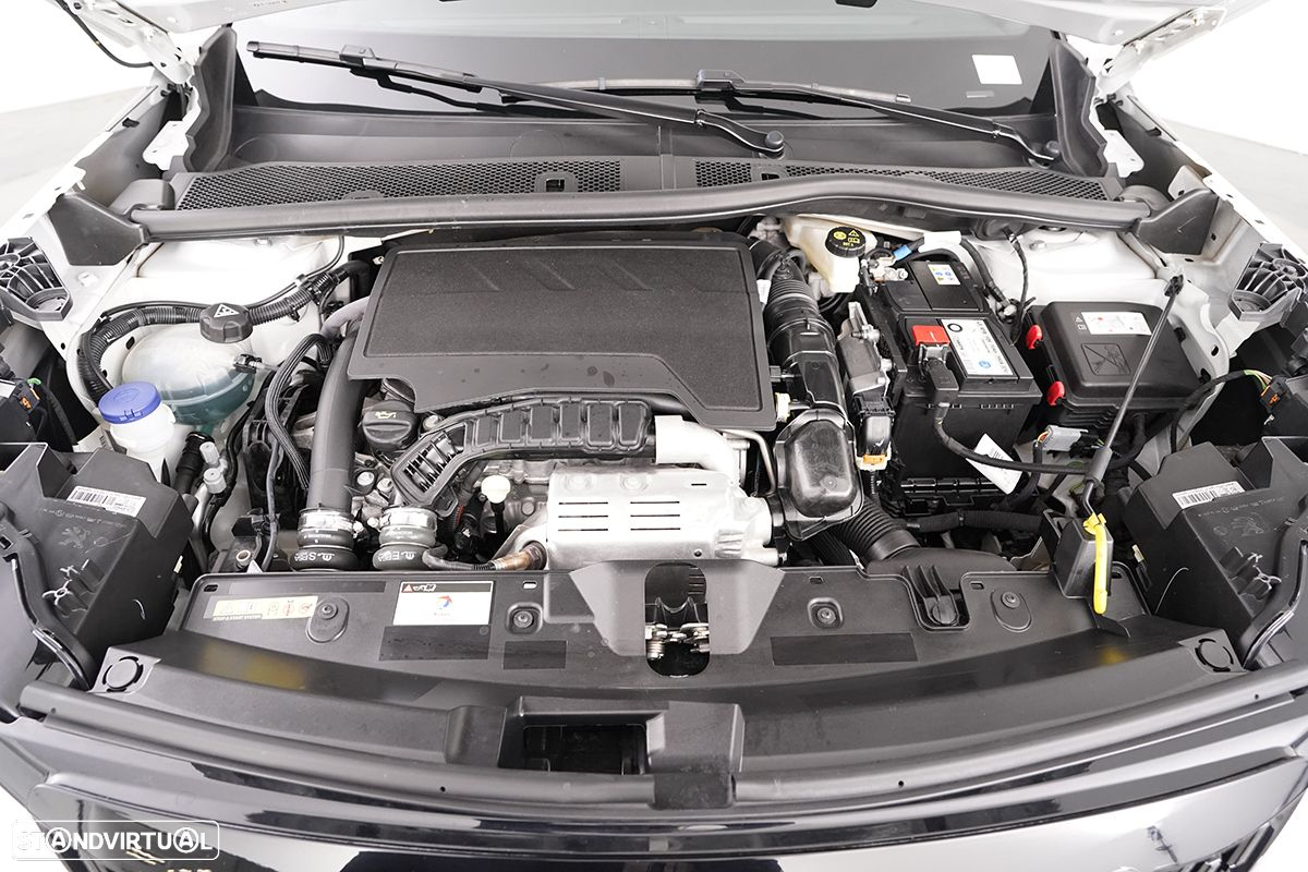 Peugeot 2008 1.2 PureTech GT EAT8 - 26