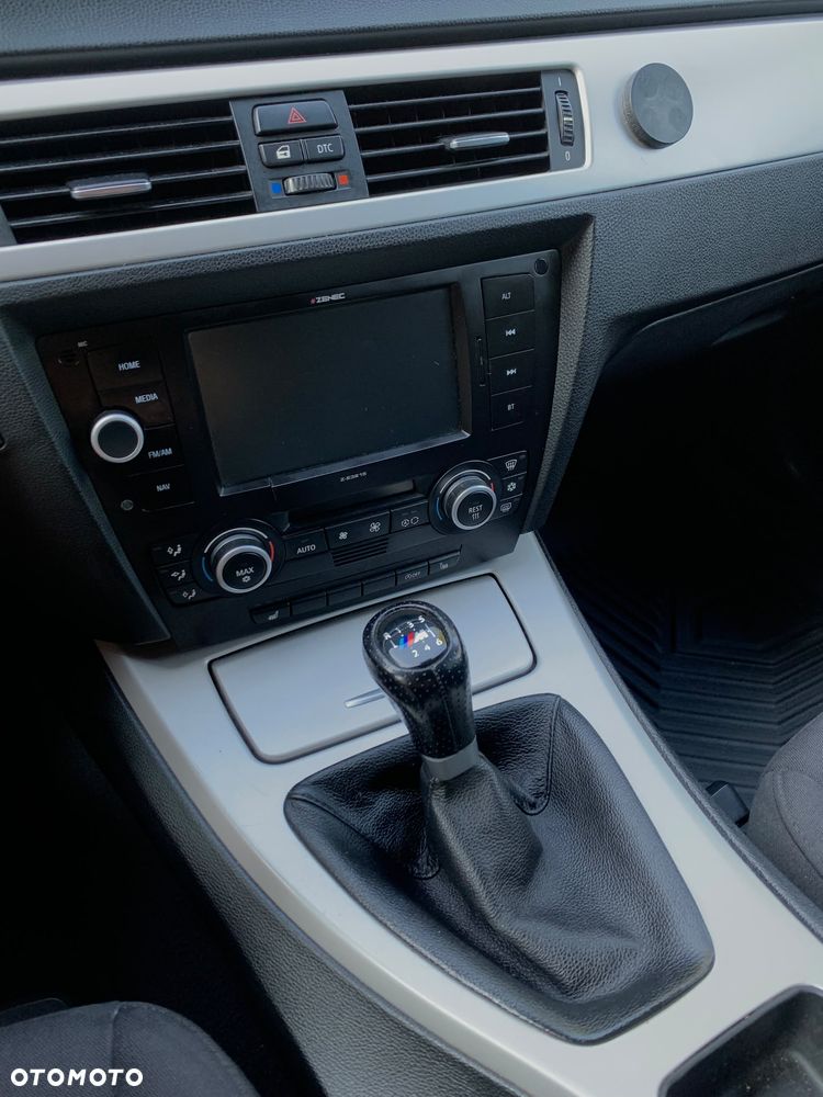 BMW Seria 3 318i Edition Exclusive - 13