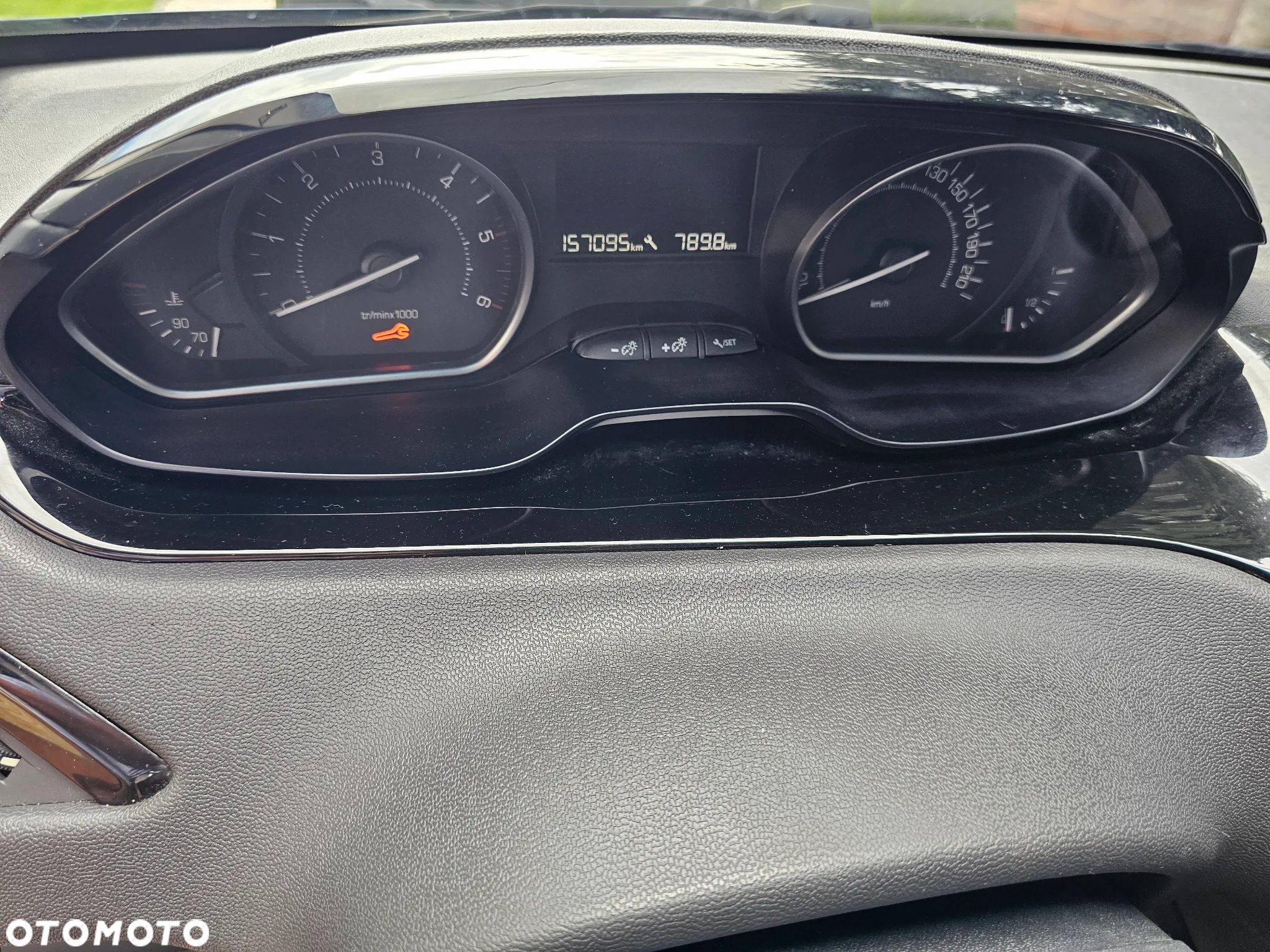 Peugeot 208 e-HDi 92 Stop&Start Active - 11