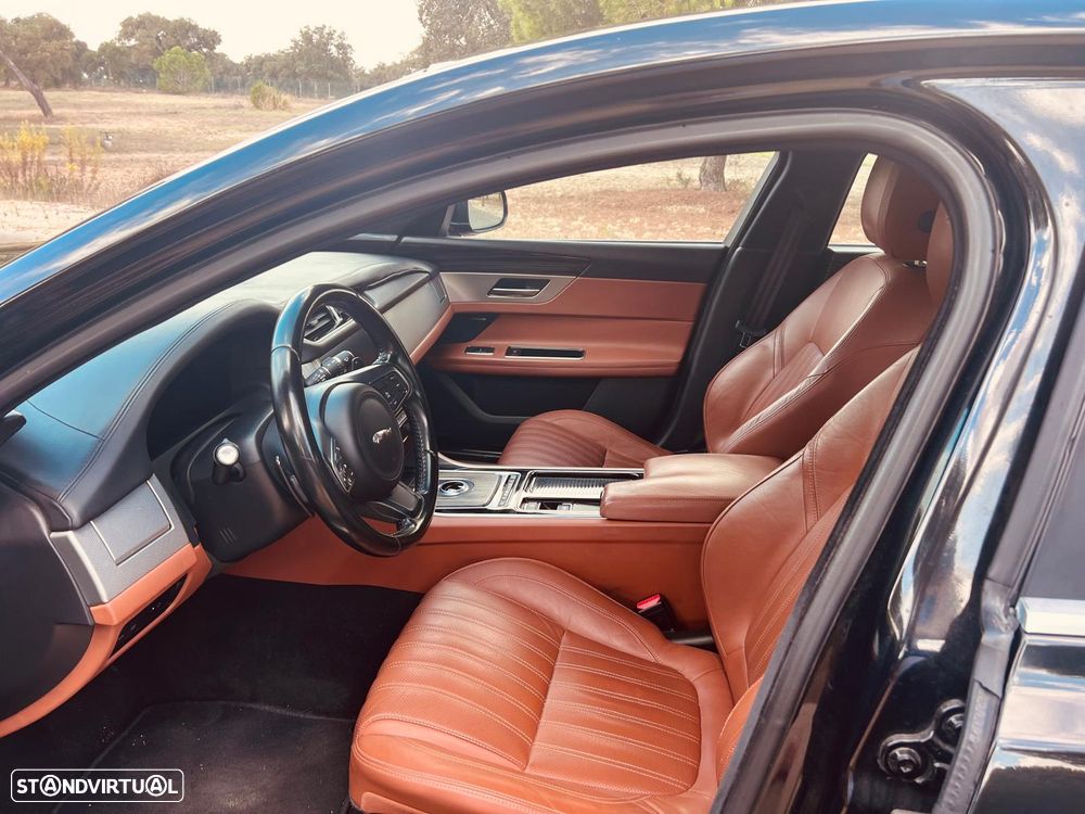 Jaguar XF - 37