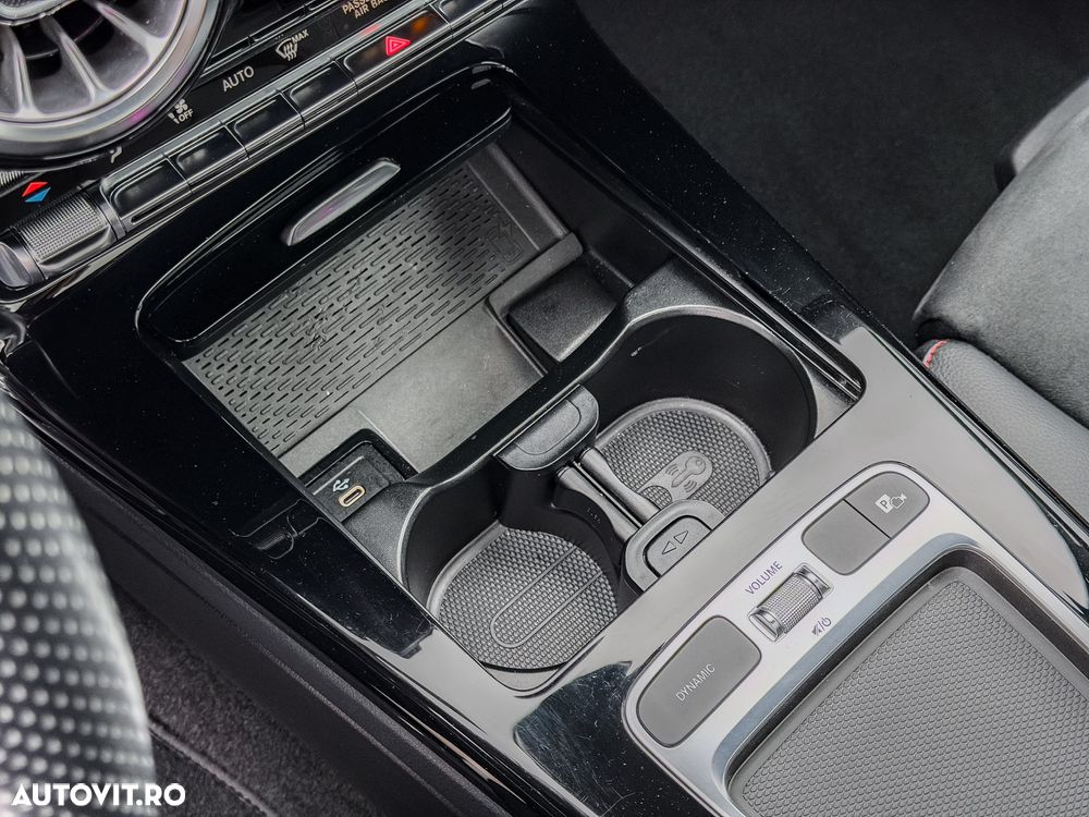 Mercedes-Benz CLA 250 4MATIC 8G-DCT AMG Line Advanced Plus - 26