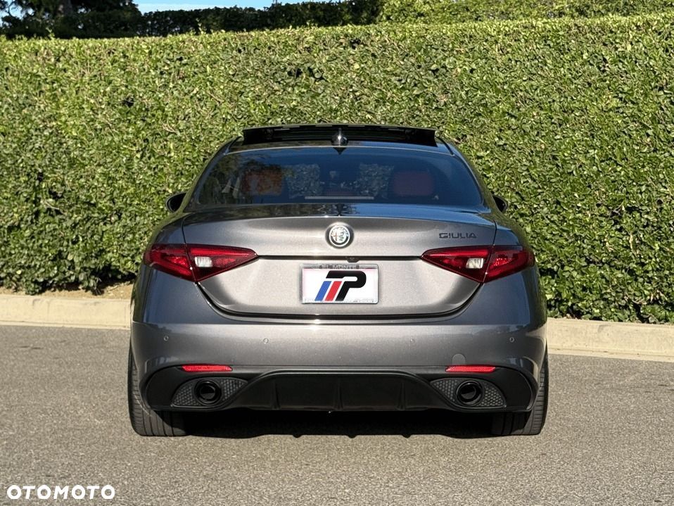 Alfa Romeo Giulia 2.0 Turbo 16V AT8 Veloce Ti - 7