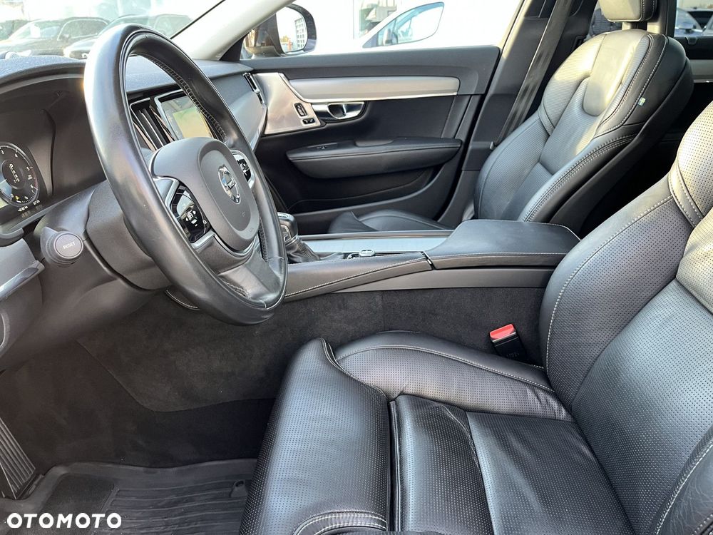 Volvo V90 Cross Country - 12