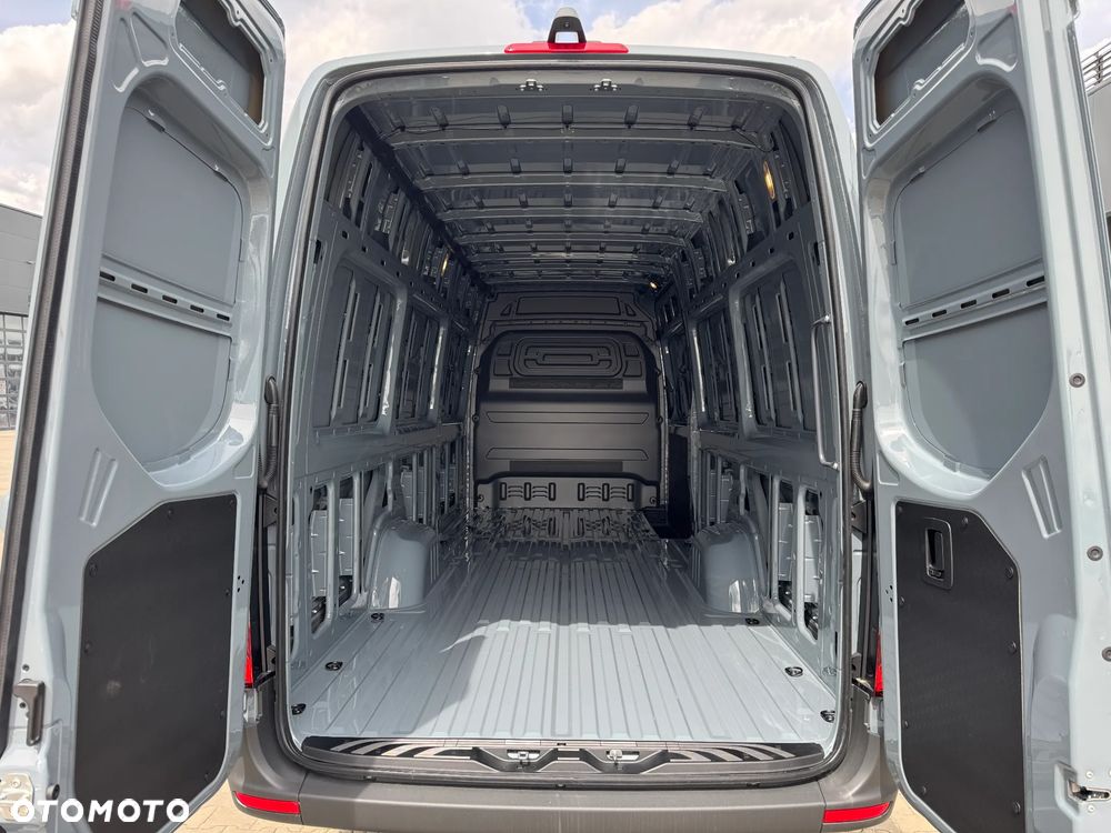 Mercedes-Benz Sprinter - 26