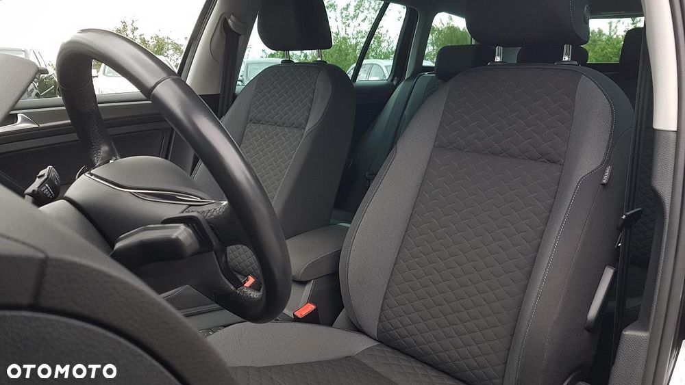 Volkswagen Golf 1.6 TDI SCR DSG Join - 19