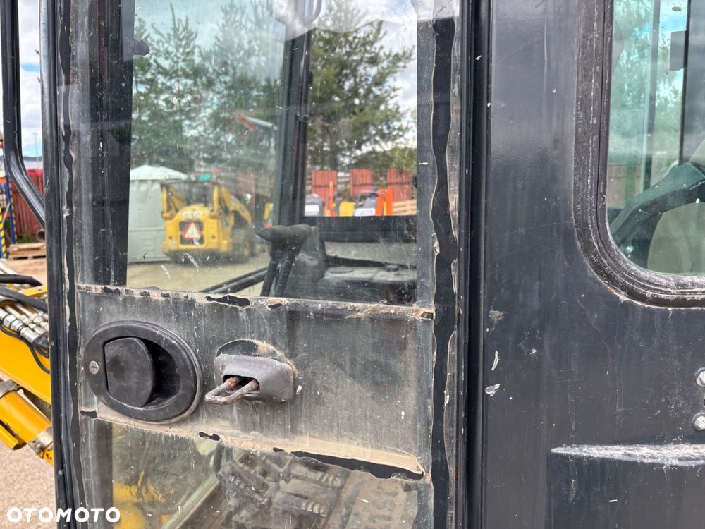 Komatsu Pc 26 Mr - 3 - 33