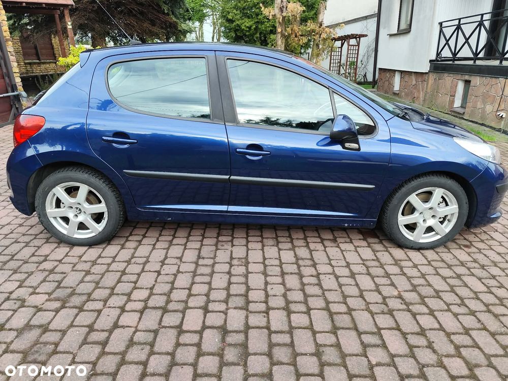 Peugeot 207 - 10