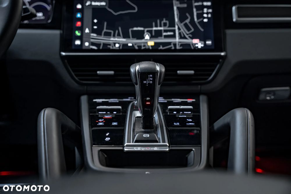 Porsche Cayenne - 31