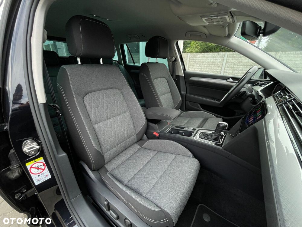 Volkswagen Passat Variant 2.0 TDI SCR Business Plus DSG - 20