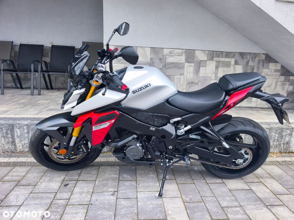 Suzuki GSX - 25