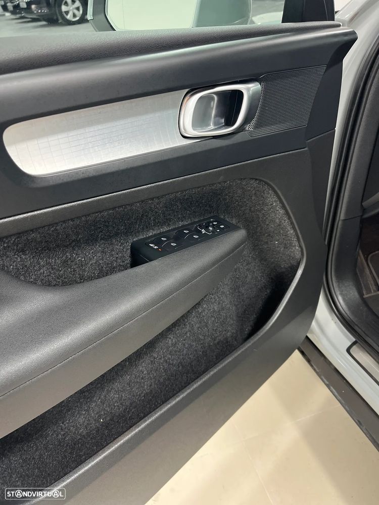 Volvo XC 40 1.5 T4 PHEV Essential - 13