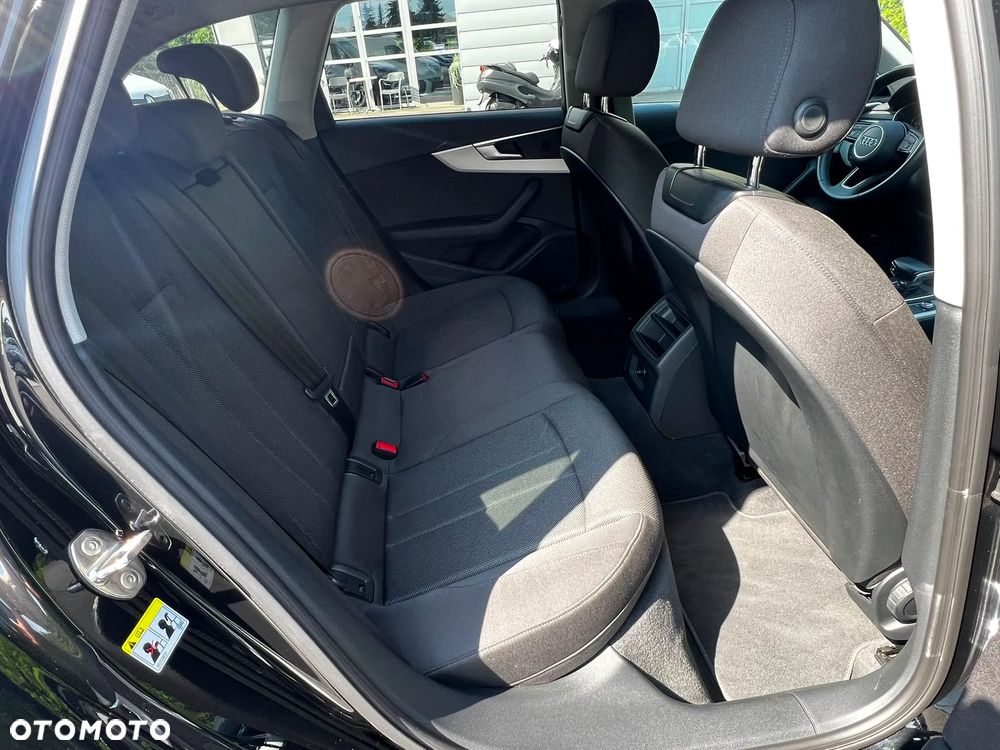 Audi A4 Avant 30 TDI S tronic - 19