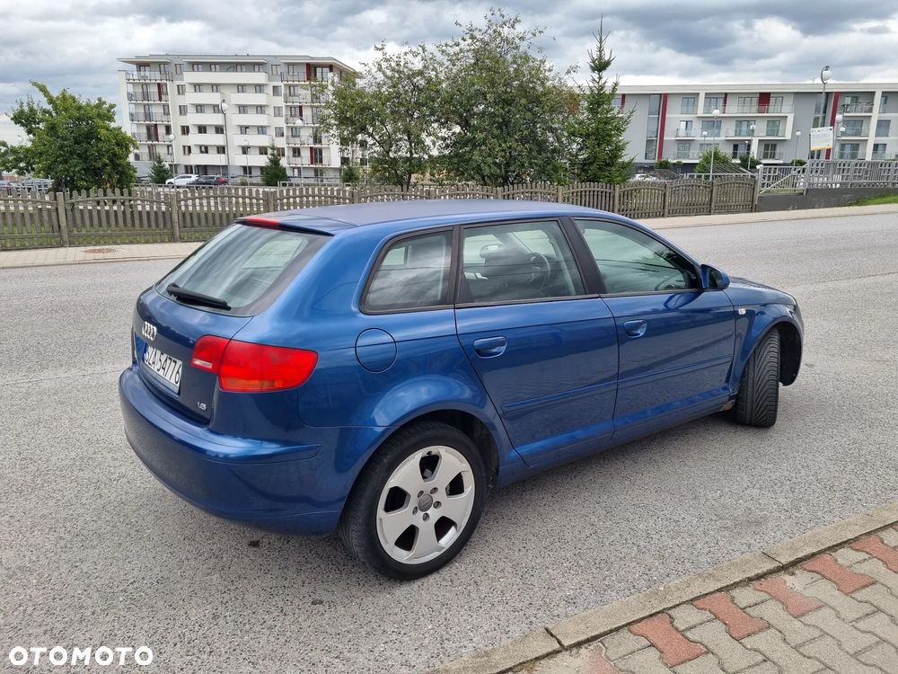 Audi A3 Sportback 1.6 FSI Ambiente - 5