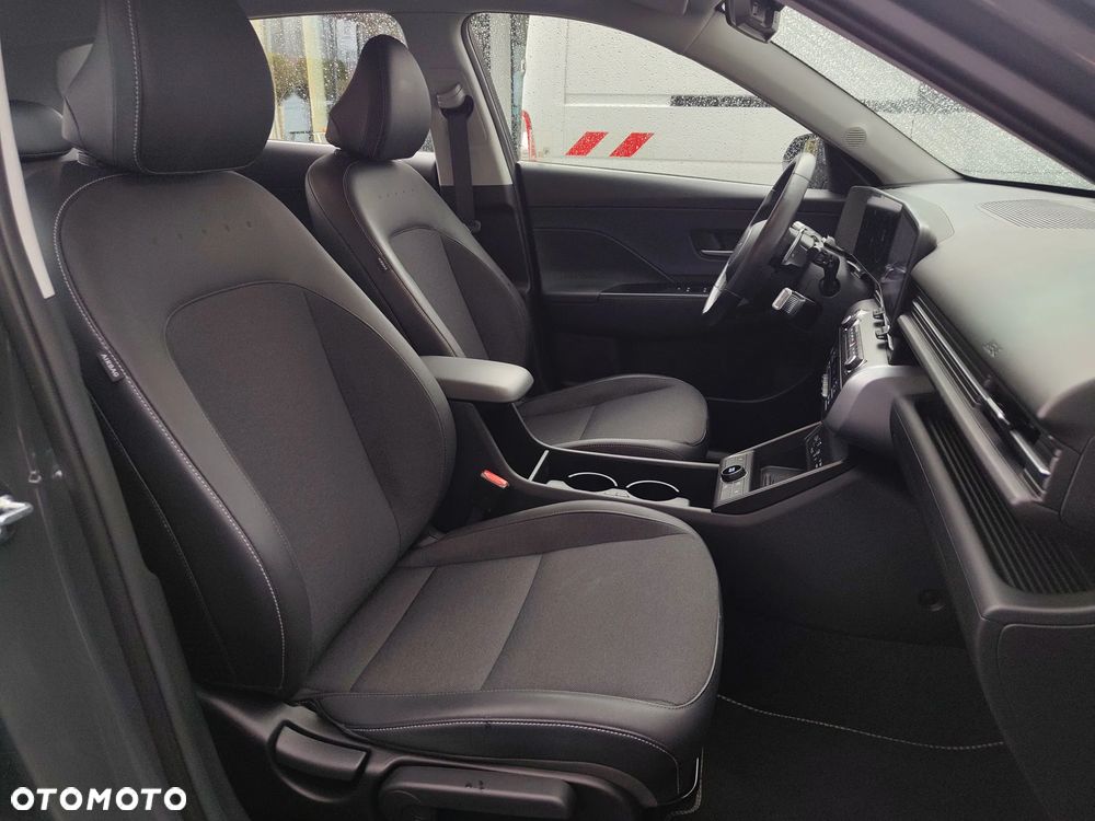 Hyundai Kona - 16