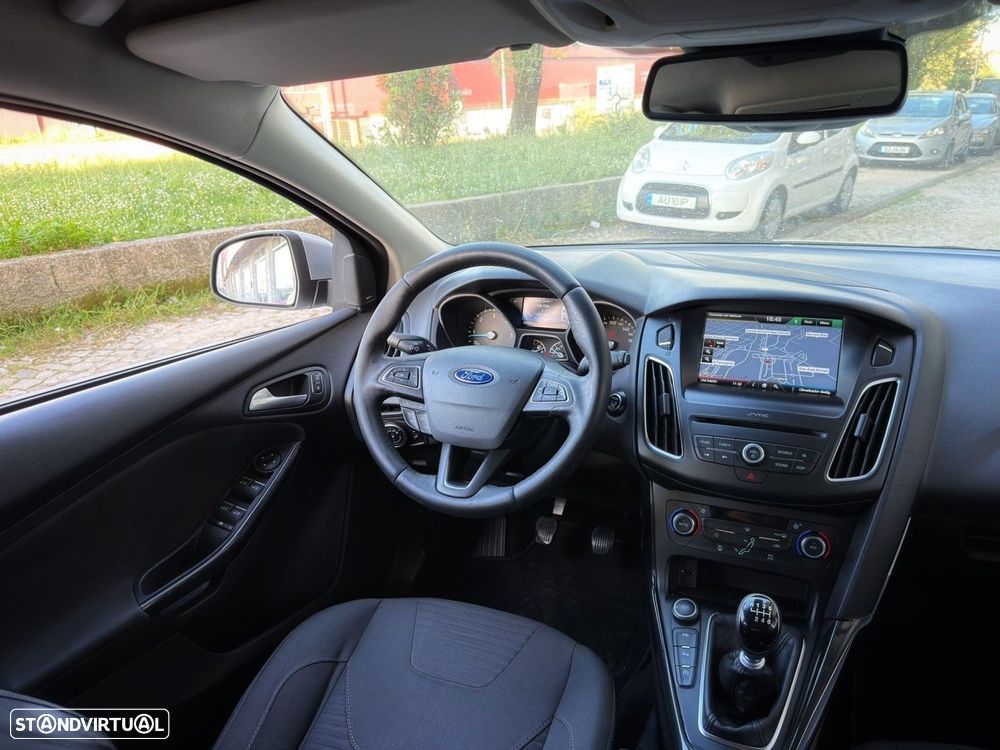 Ford Focus SW 1.5 TDCi EcoBlue Titanium - 19