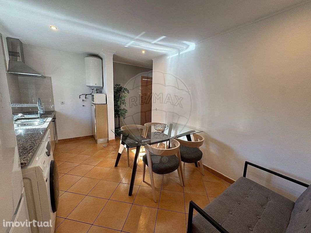 Apartamento T1 para arrendamento - Grande imagem: 2/12