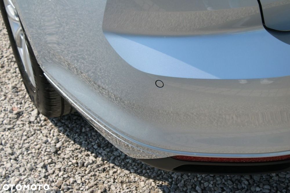 Volkswagen Passat - 11