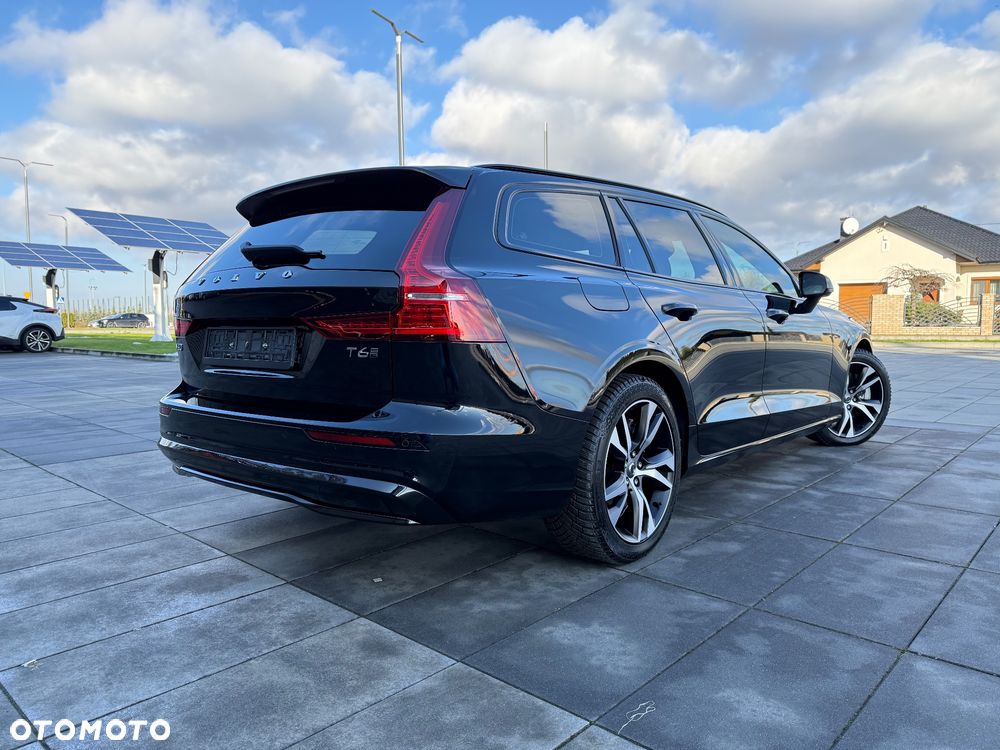 Volvo V60 T6 AWD Plug-In Hybrid Plus Dark - 4