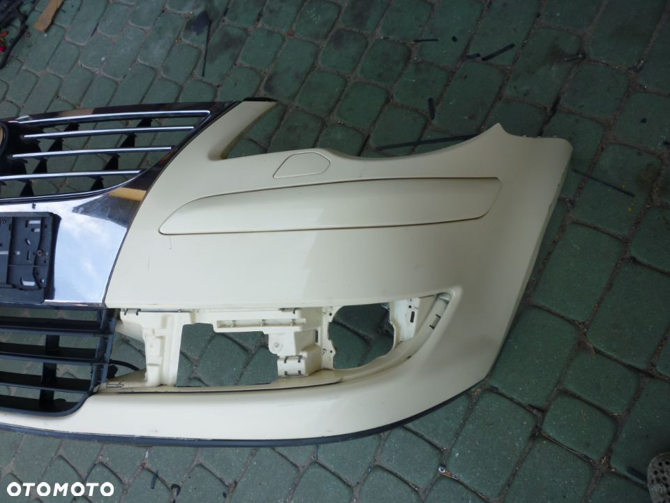 Zderzak przód VW TOURAN LIFT + SPRYSKI GRILL - 4