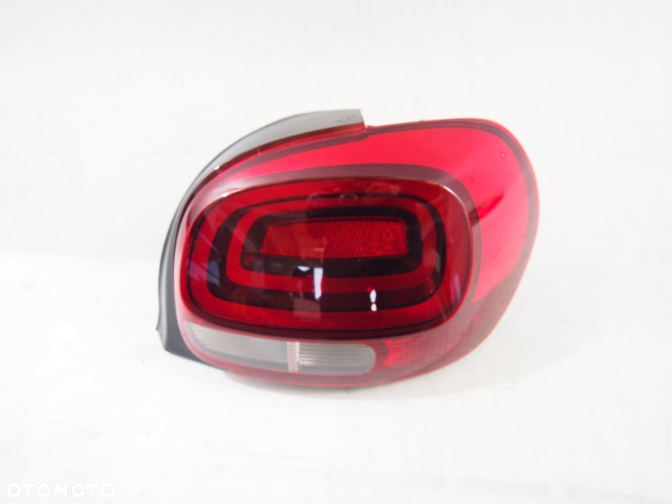 Citroen C3 16r Lampa prawa tyl tylna 2016