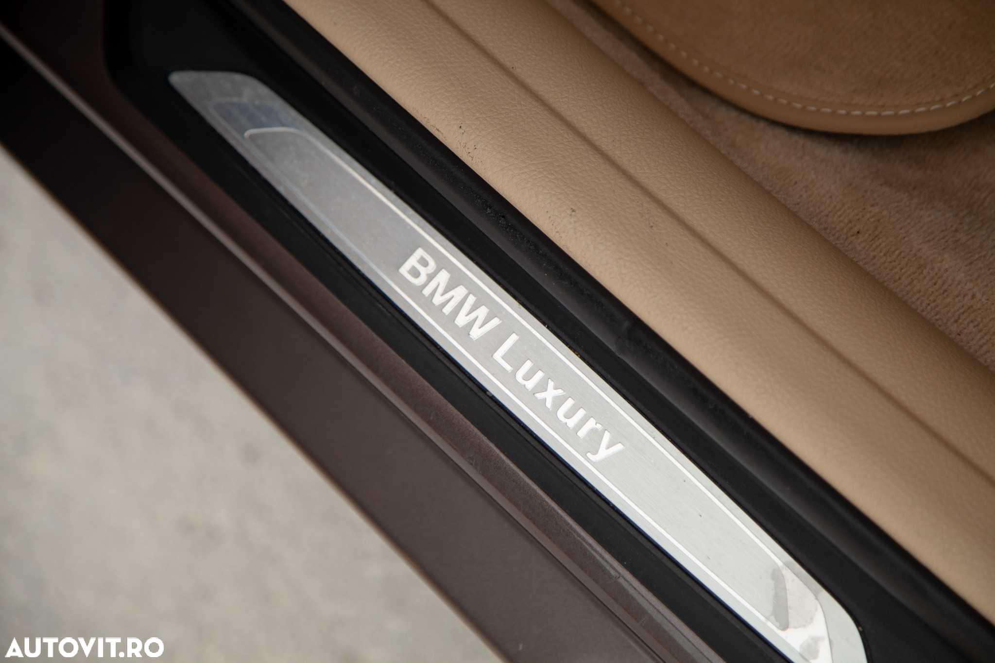 BMW Seria 3 320d Aut. Luxury Line - 23