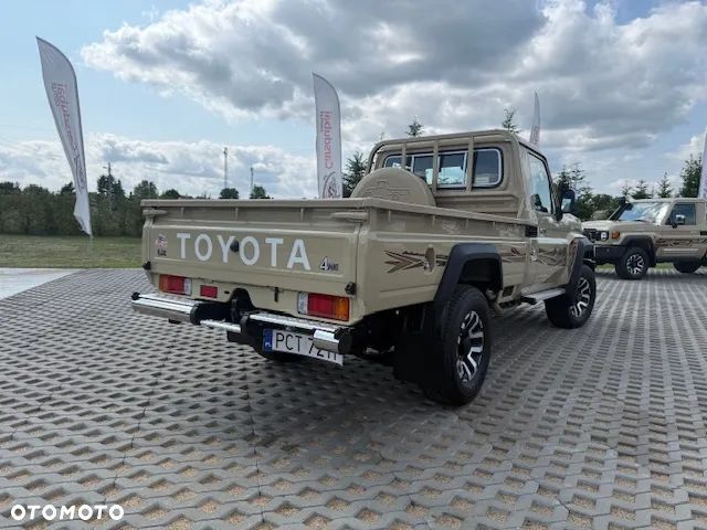 Toyota Land Cruiser - 3
