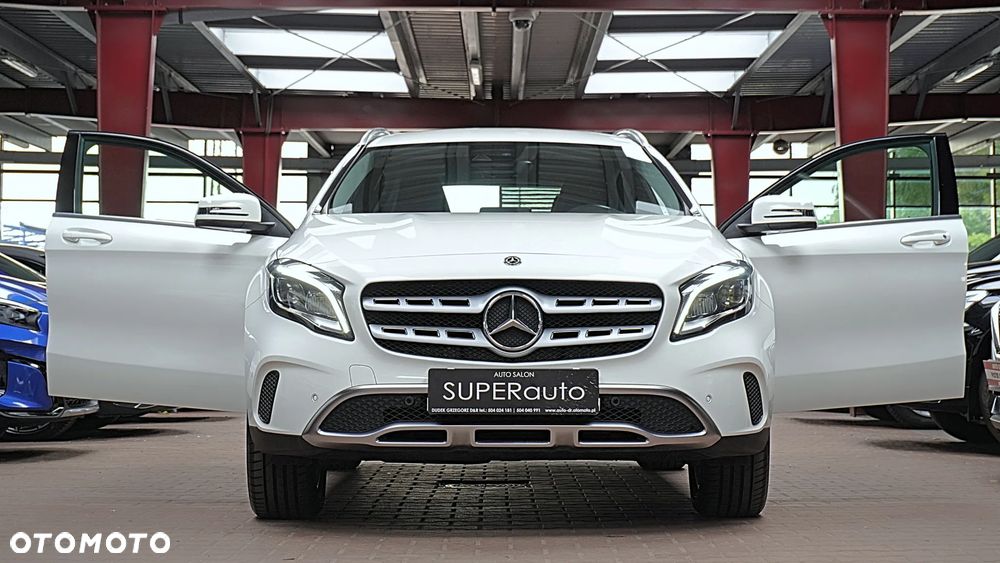 Mercedes-Benz GLA 200 7G-DCT - 4