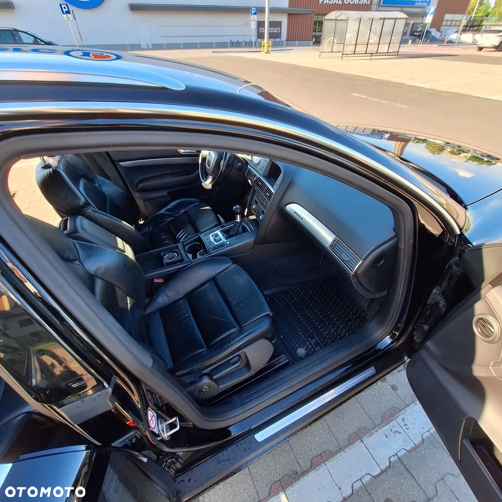Audi A6 Avant 2.4 - 12
