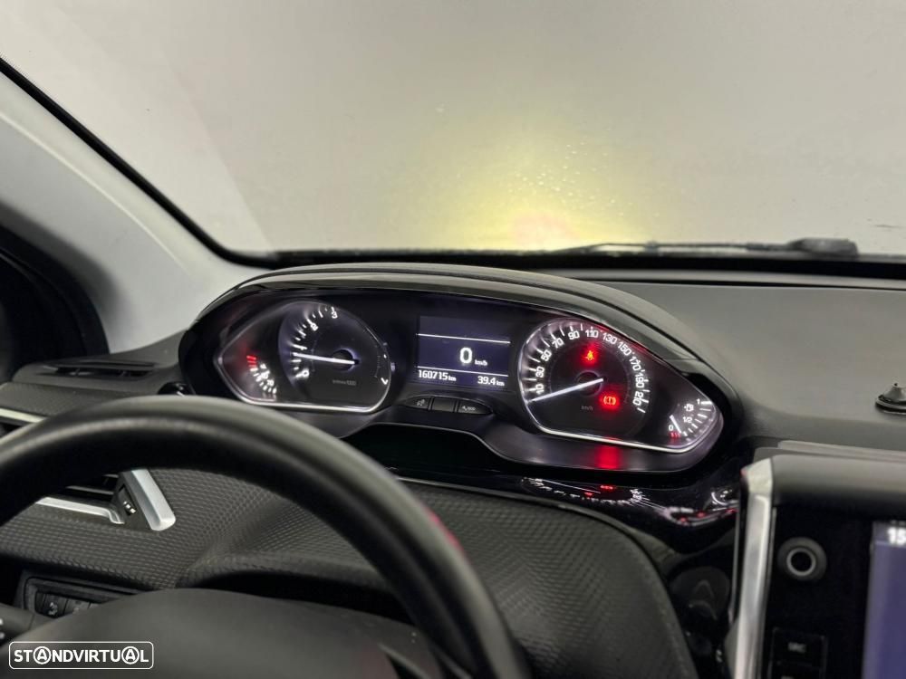 Peugeot 2008 1.2 PureTech Style - 23